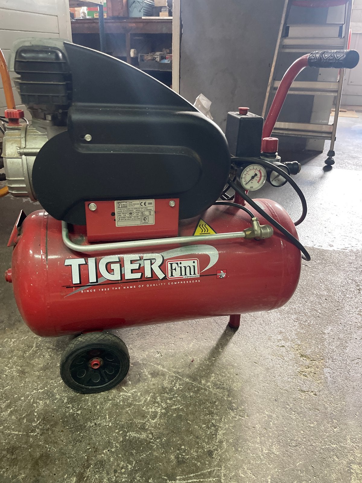 Fini Tiger 213 Compressor - 24L, 8 bar, 200 l/min, Ophalen, Gebruikt