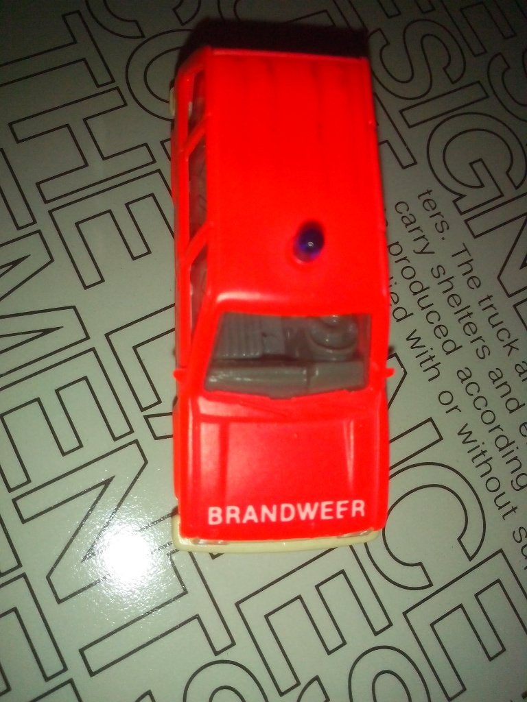 2x Mercedes Feuerwehr Wiking + 1x Nissan Prairie Brandweer, Hobby en Vrije tijd, Ophalen of Verzenden, Nieuw, Bus of Vrachtwagen