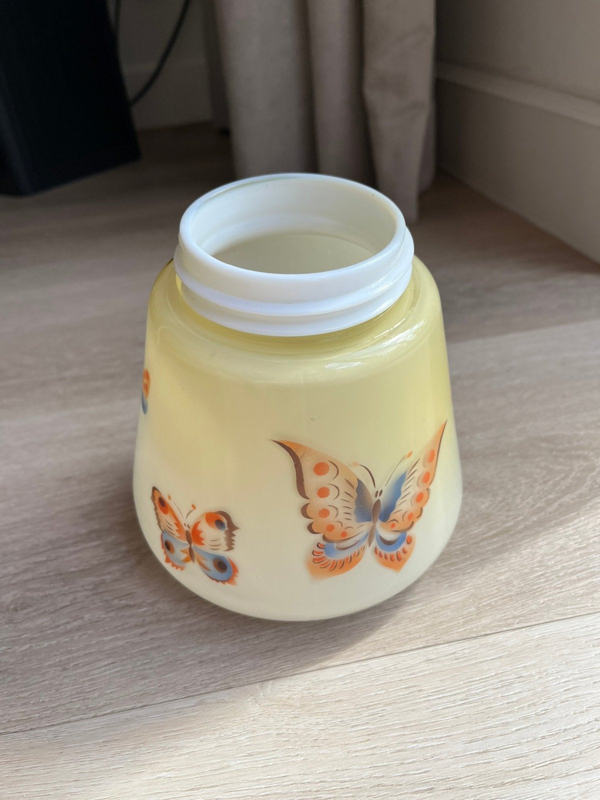 Twee originele oude glazen lampen., Ophalen