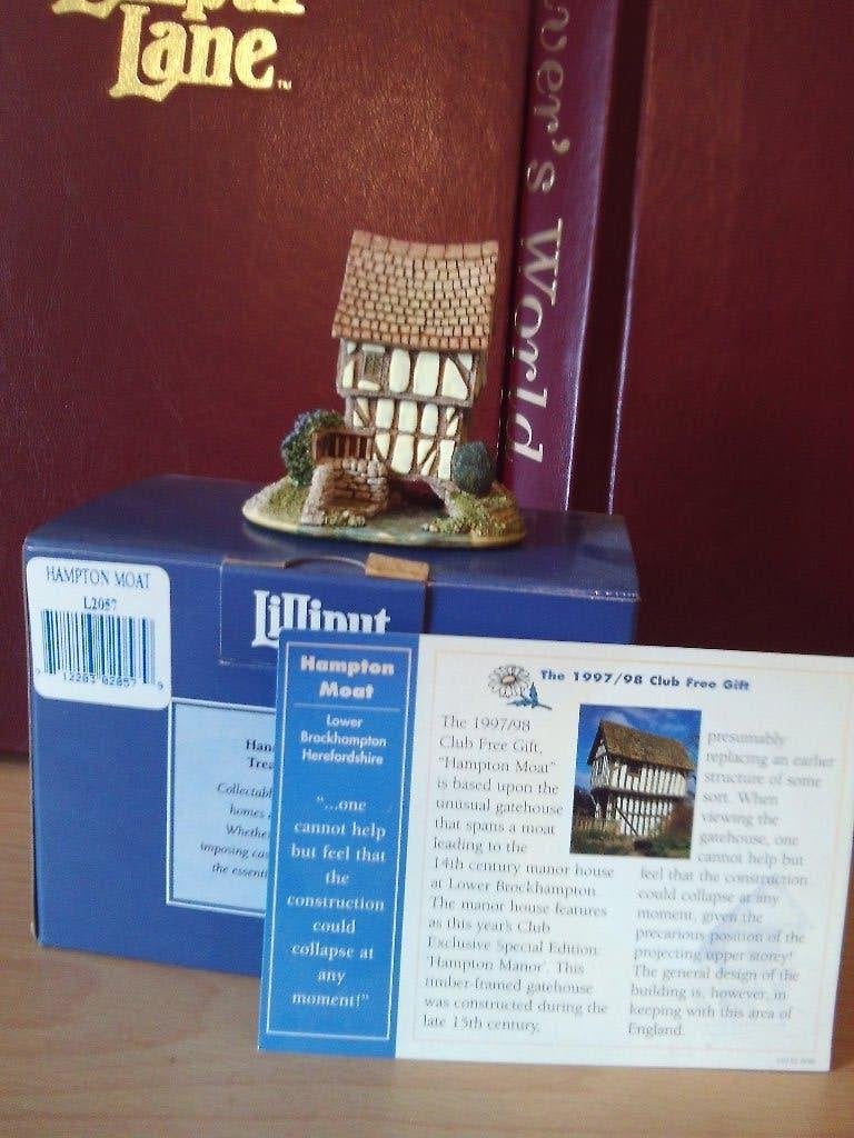 Lilliput Lane - Hampton Moat - in doos, Ophalen of Verzenden, Zo goed als nieuw, Overige typen