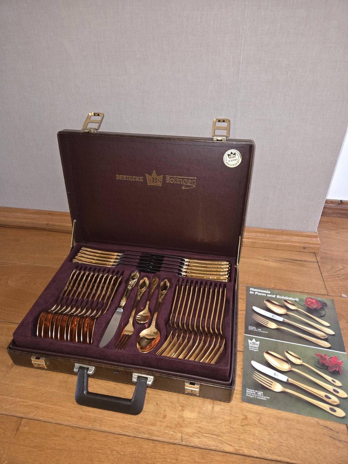 SBS Solingen Toscana de Luxe 1280L 23/24 karaat bestekset, Ophalen