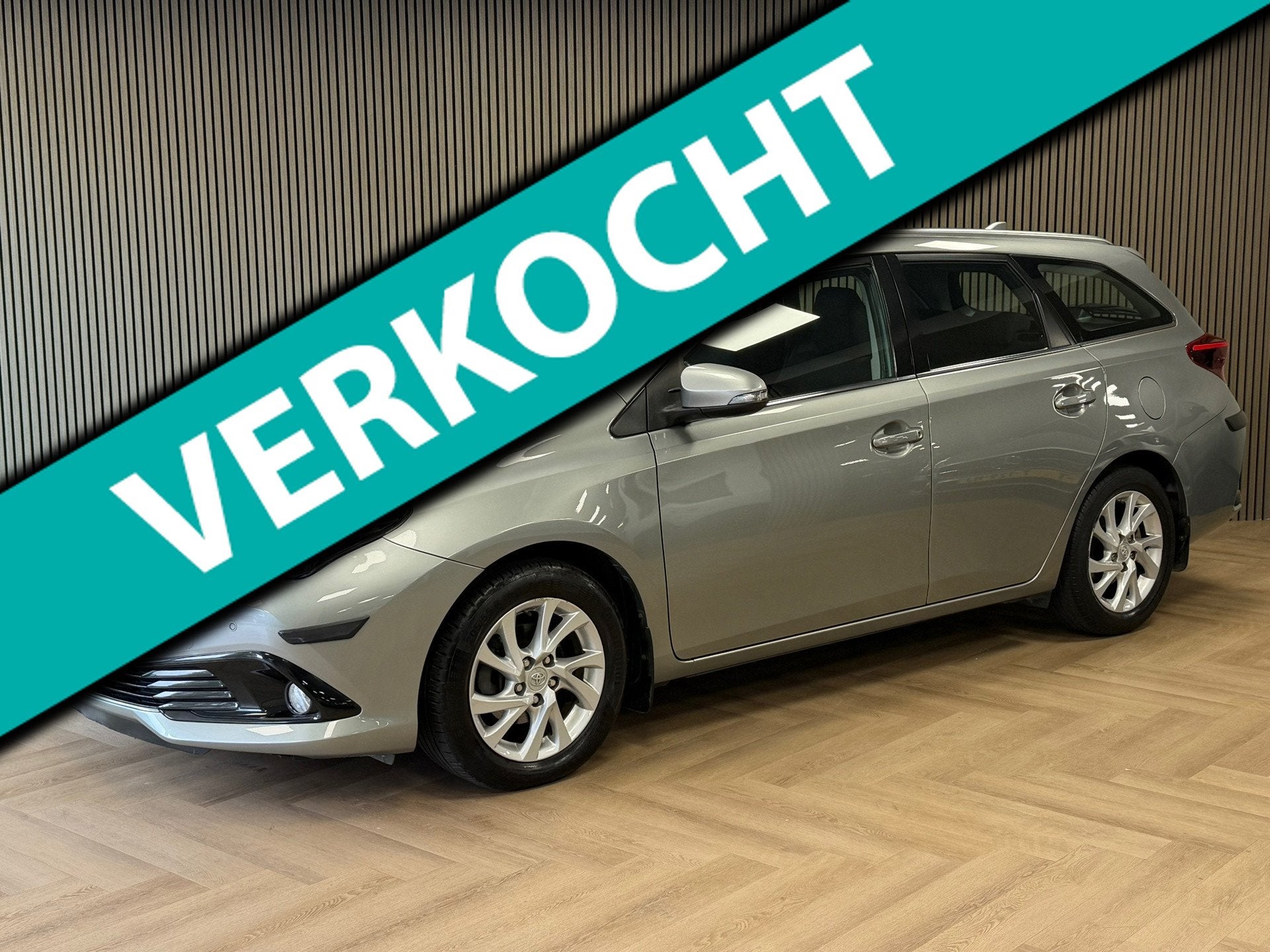 Toyota Auris Touring Sports 1.2T Aspiration TREKHAAK CAMERA, Verwarmde buitenspiegels, Gebruikt, Euro 6, 4 cilinders