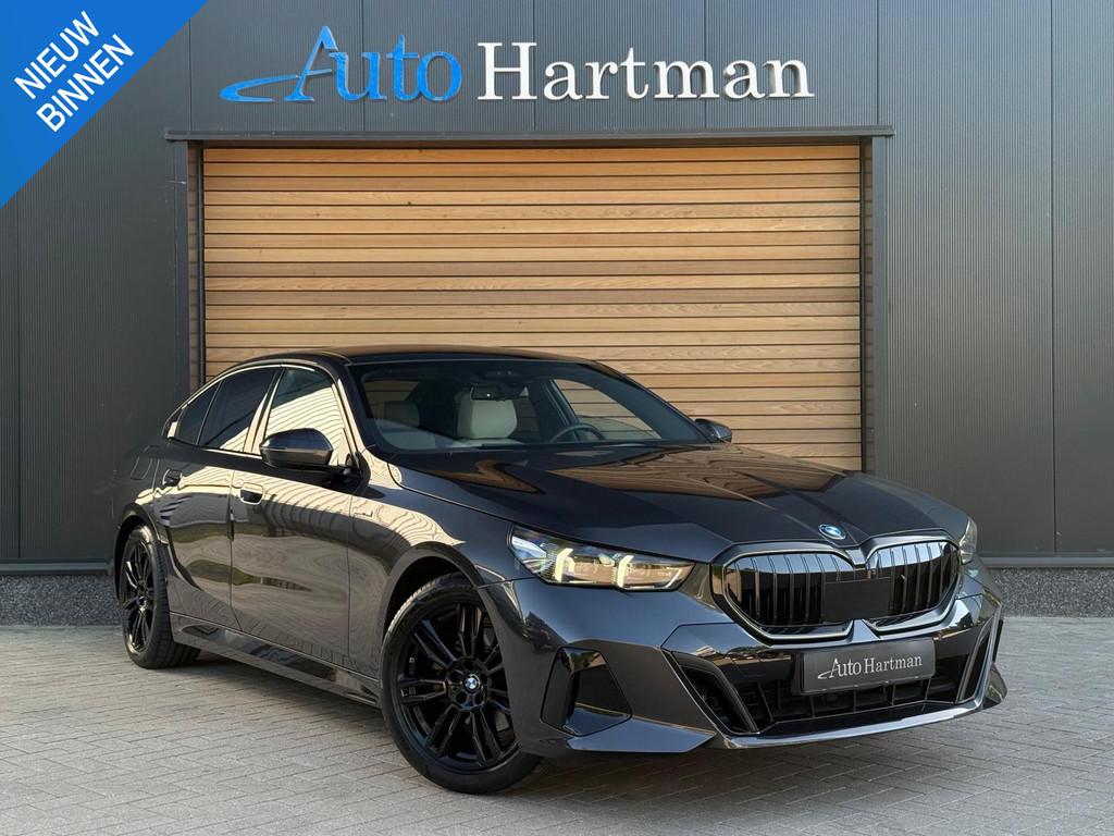 BMW 5-serie 520i M-Sport PANO|HEAD-UP|HARMANKARDON|ACC|STOEL, Automaat, 1998 cc, Achterwielaandrijving, Gebruikt