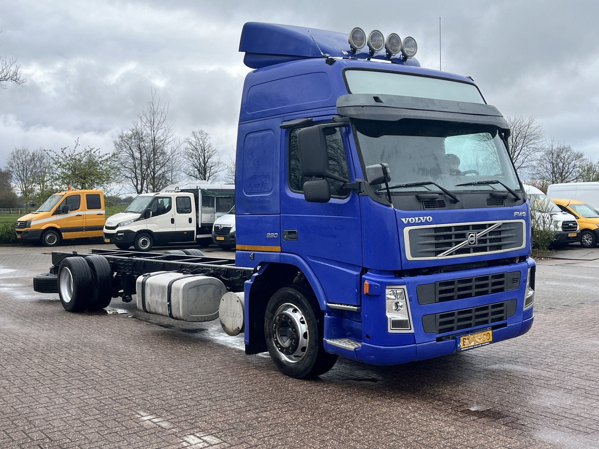 Volvo FM9 4X2R FAL7.1 RAS-A4/L90 600cm wielbasis Chassis cab, Auto's, Vrachtwagens, Stof, Zwart, Blauw, Radio