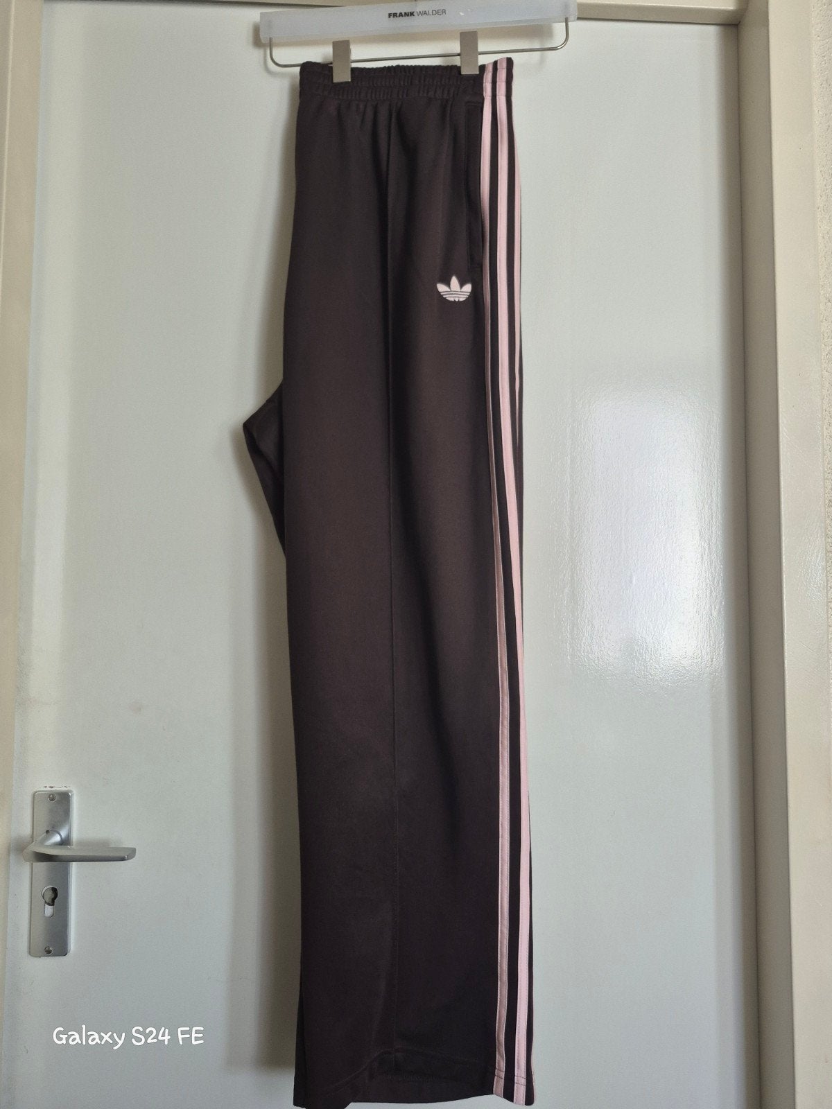 Adidas "Firebird" broek chocolade bruin met roze, Kleding | Dames, Bruin, Adidas, Maat 46/48 (XL) of groter, Nieuw
