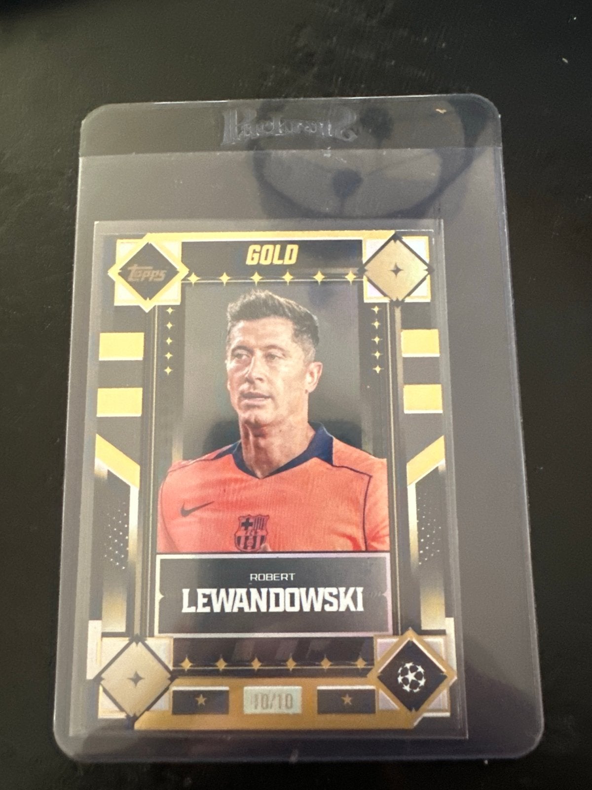 Robert Lewandowski Topps Gold Spelerskaart 10/10, Verzamelen, Ophalen of Verzenden, Zo goed als nieuw, Buitenlandse clubs, Spelerskaart