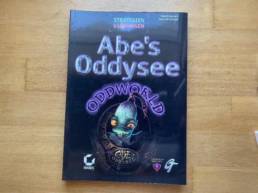 oddworld abe's oddysee ps1 strategy guide duits, 1 speler, Racen en Vliegen, Ophalen of Verzenden, Zo goed als nieuw