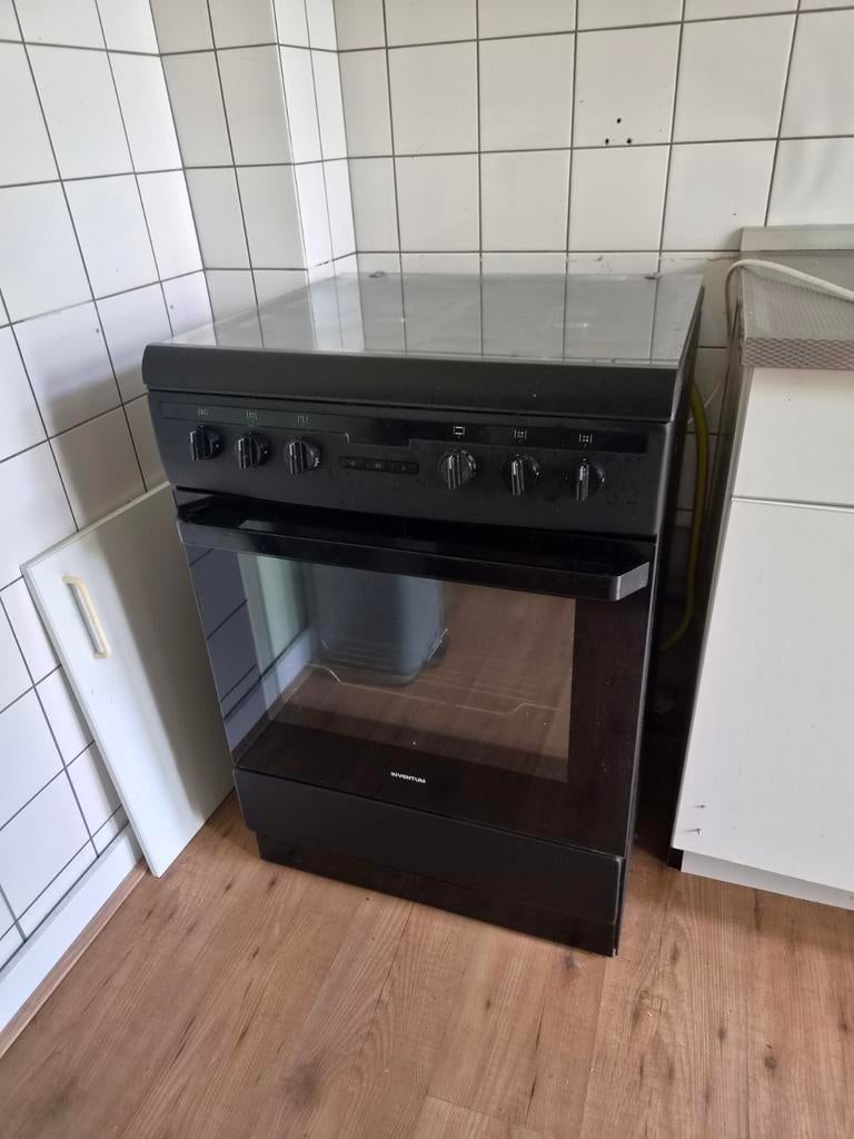 Inventum gasfornuis met oven - Zwart, z.g.a.n., Witgoed en Apparatuur, Fornuizen, Ophalen, 4 kookzones, Zo goed als nieuw, Gas