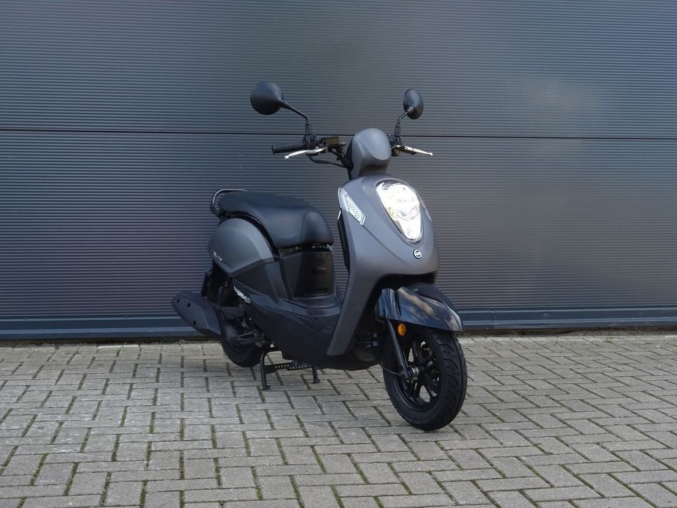 SYM MIO 50i 2021 mat grijs ZGAN 1454km snorscooter 25km, Fietsen en Brommers, SYM, Onbekend, 49 cc, Onbekend
