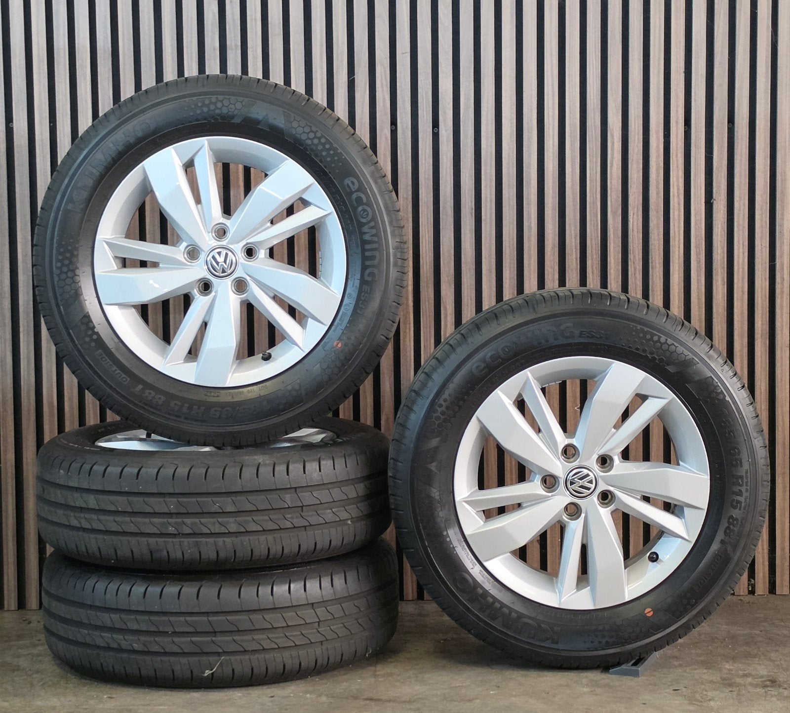 Nette 15" Orig Volkswagen Polo velgen+GOEDE Banden 5x100, Auto-onderdelen, Banden en Velgen, Gebruikt, 15 inch, Banden en Velgen
