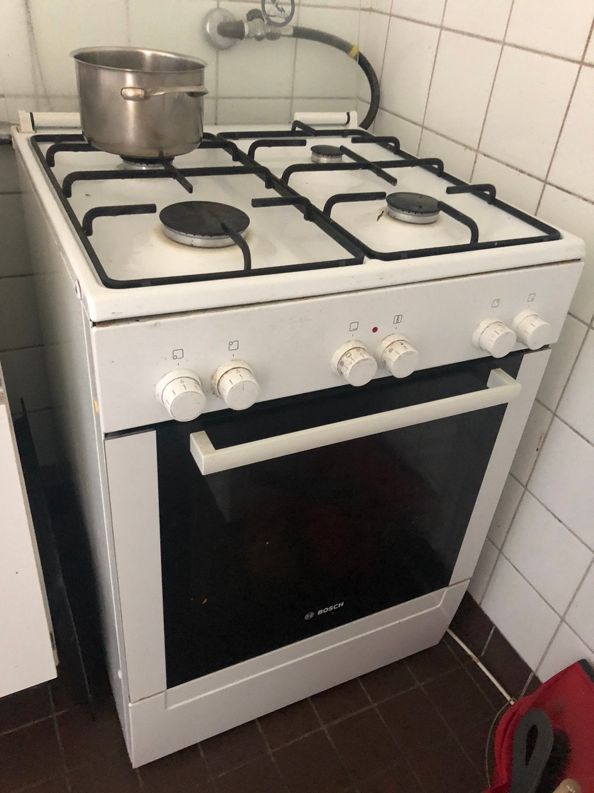 Fornuis merk Bosch, Witgoed en Apparatuur, Fornuizen, Ophalen, 4 kookzones, Gas, Vrijstaand