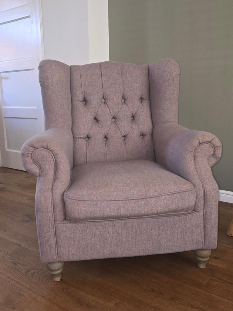 Comfortabele fauteuil met knoopdetails, Ophalen, Gebruikt, Klassiek, Comfortabel, 75 tot 100 cm