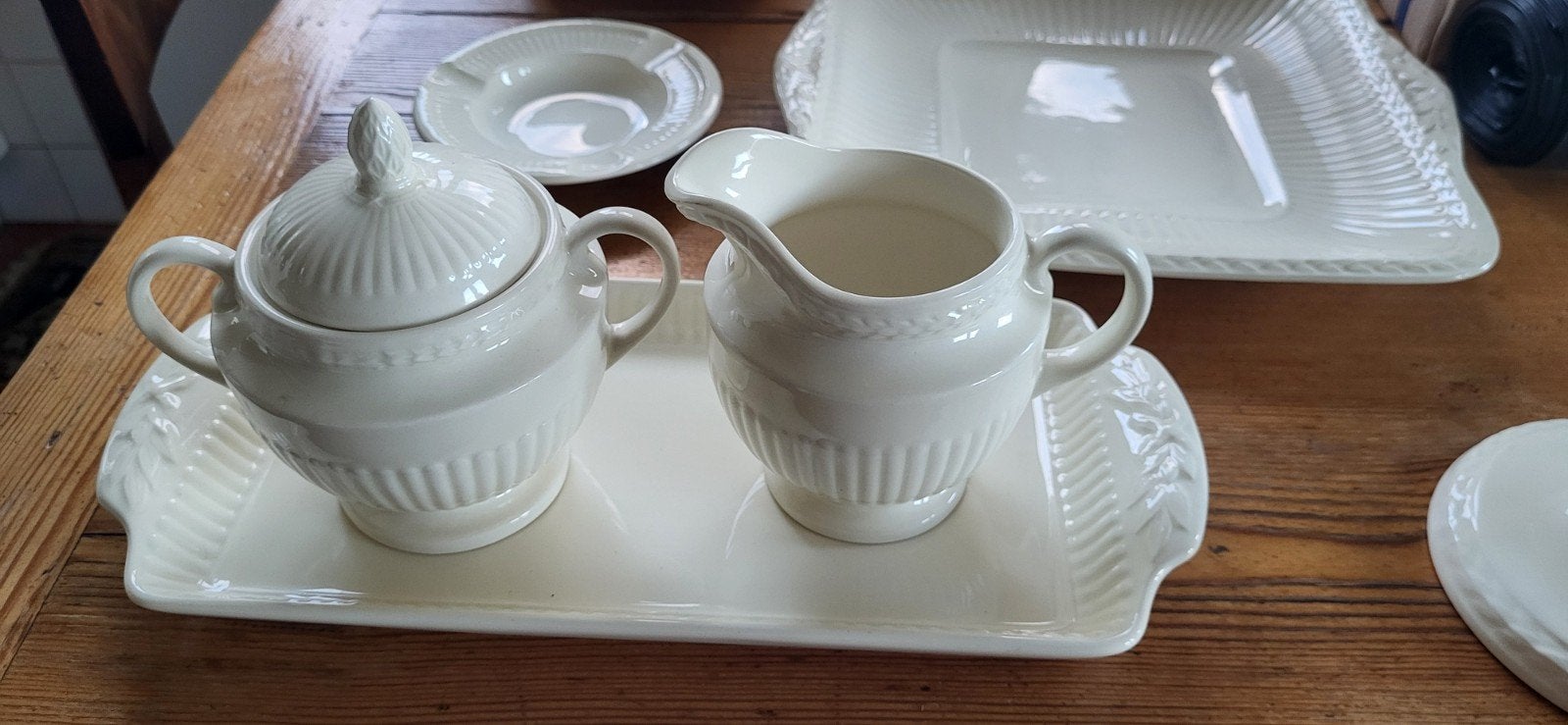 Vintage crèmekleurig Wedgwood ESMEserviesgoed set, Ophalen, Gebruikt, Keramiek, Vintage