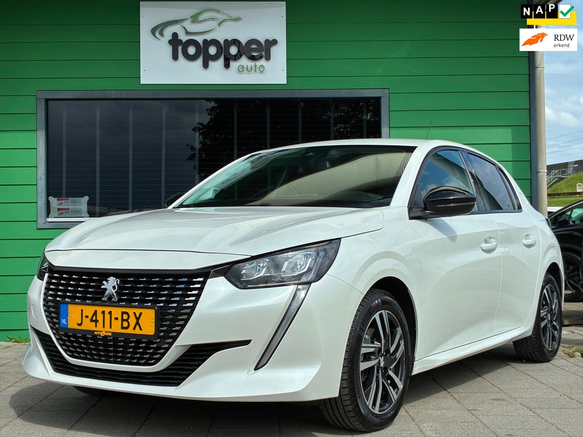 Peugeot 208 1.2 PureTech Allure|Automaat|Navigatie|Camera|Cr, Auto's, 101 pk, Gebruikt, Euro 6, Parkeersensor