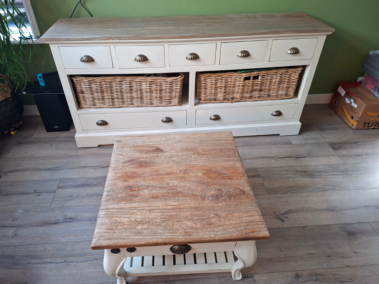 Landelijk dressoir met rieten manden en salontafel, Met plank(en), Gebruikt, 150 tot 200 cm, Ophalen of Verzenden