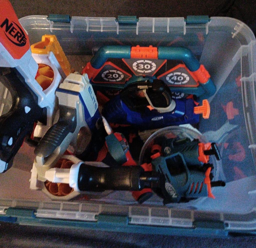 Nerf Speelgoed Set: Pistolen, Schietschijf & Pijltjes, Ophalen of Verzenden, Zo goed als nieuw