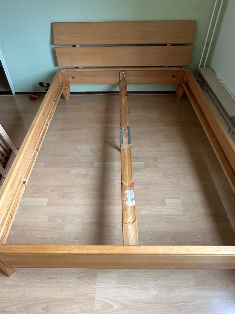 Foto 5 van 2-Persoons houten ledikant van massief beuken