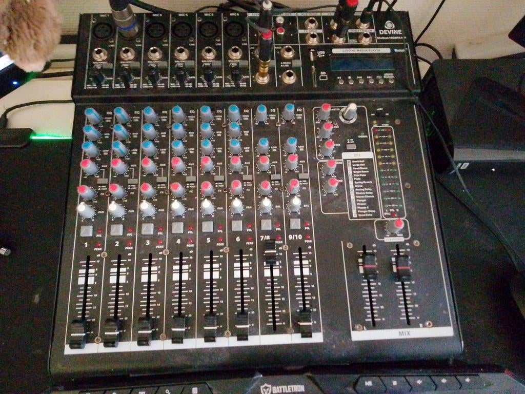 Te koop muziek studio (excl pc), Muziek en Instrumenten, Mengpanelen, Ophalen of Verzenden, 5 tot 10 kanalen