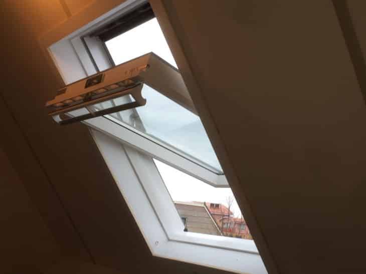 VELUX DAKRAAM GGU MK06 78x118 MET GOOTSTUKKEN, Raamkozijn, Zo goed als nieuw, Hout, Ophalen