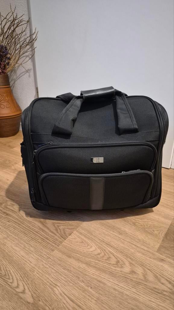 Zwarte pilotenkoffer met wieltjes en uitschuifbare handgreep, 40 tot 60 cm, Wieltjes, Gebruikt, 20 tot 30 cm