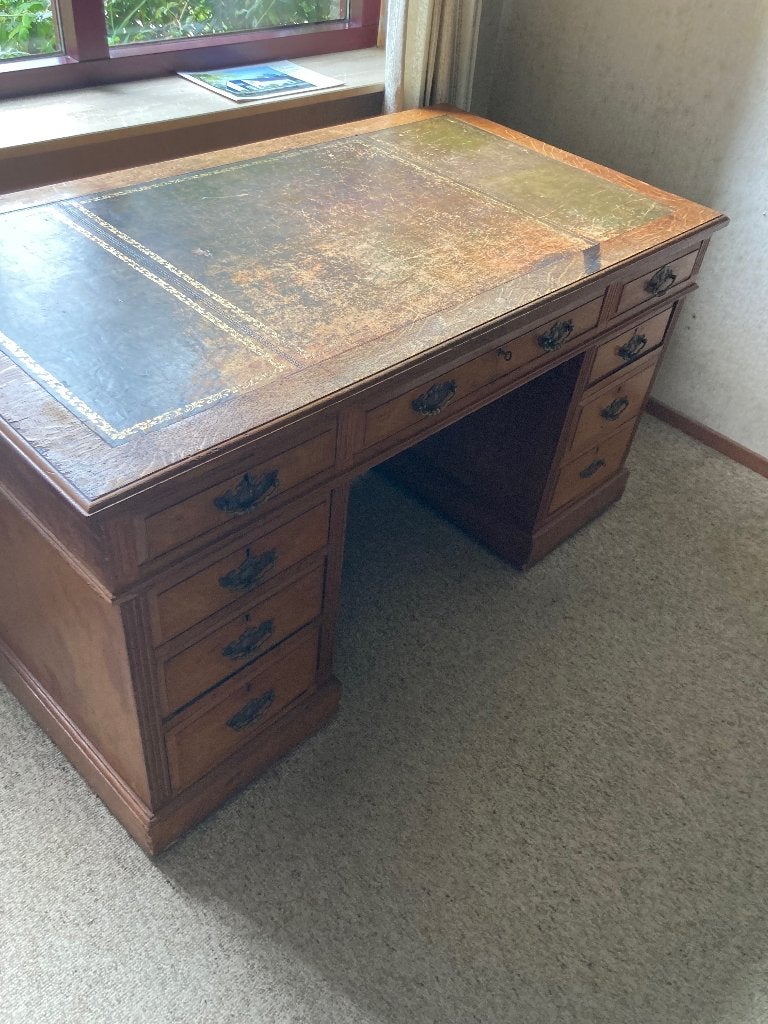 Antiek bureau, Ophalen
