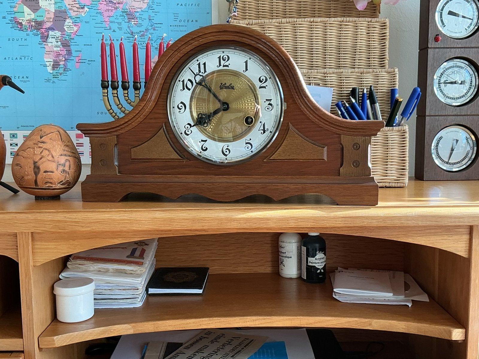 Klassieke mechanische pendule in de tambour of NAPOLEONSHOED, Antiek en Kunst, Ophalen