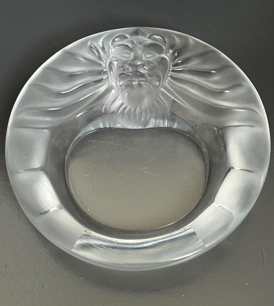 Lalique France kristal schaal vide poche met leeuwenkop, Antiek en Kunst, Antiek | Glas en Kristal, Ophalen of Verzenden