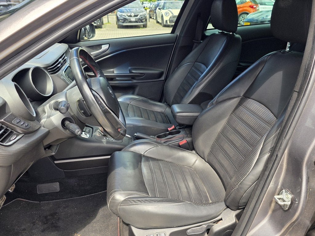 Alfa Romeo Giulietta 1.4 Turbo MultiAir Super, 4 cilinders, Bedrijf, Zilver of Grijs, Automatische klimaatregeling