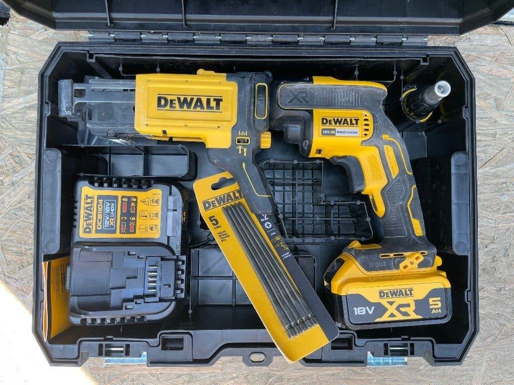 DeWalt Bandschroefmachine incl. 5.0Ah accu en oplader, 600 watt of meer, Variabele snelheid, Ophalen of Verzenden, Zo goed als nieuw
