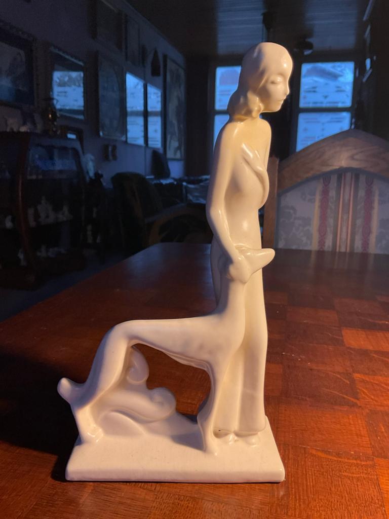Plateel Art Deco Dame met Hond, Ophalen of Verzenden