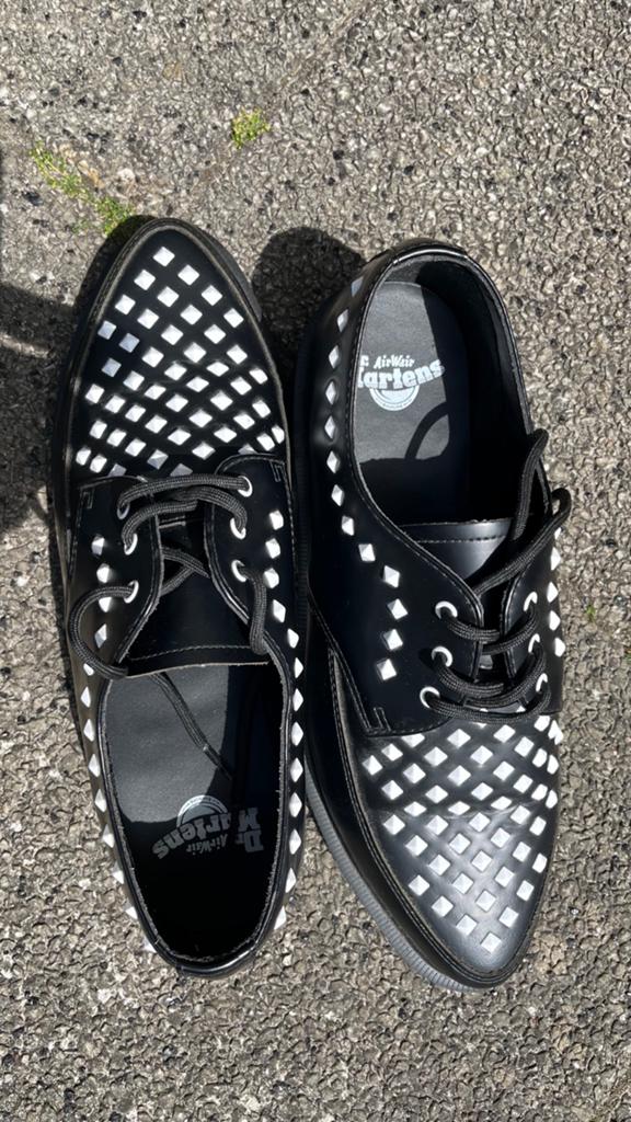 Dr. Martens Willis Studded Derby Schoenen Zwart Wit Maat 42, Ophalen of Verzenden, Zo goed als nieuw, Zwart, Schoenen met lage hakken