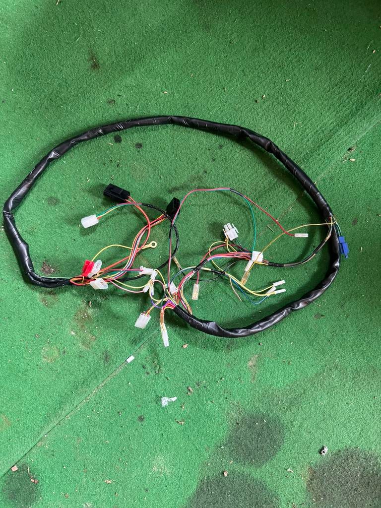 Kabel boom derbi senda, Verzenden