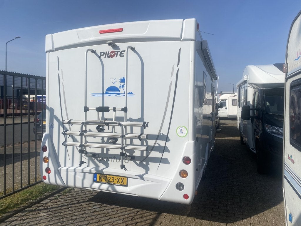 Pilote 730 avant-garde met queensbed, Pilote, Bedrijf, Handgeschakeld, Overige merken