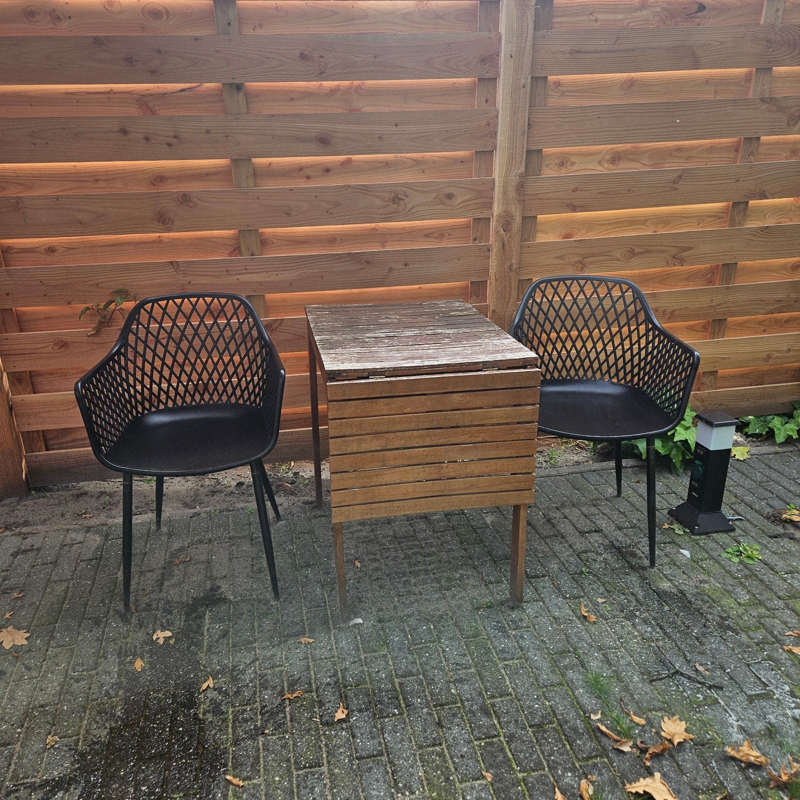 2 kuipstoeltjes met uitschuiftafel, Ophalen, Gebruikt, Metaal