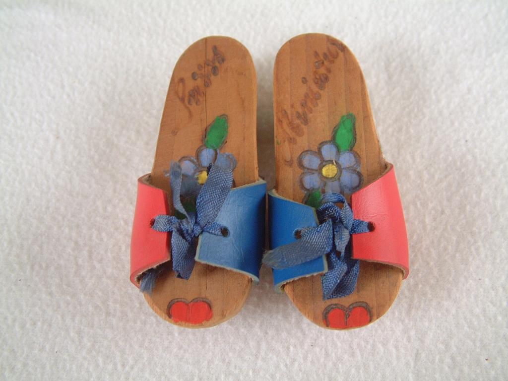 houten mini schoentjes souvenir Zwitserland, Ophalen of Verzenden, Gebruikt