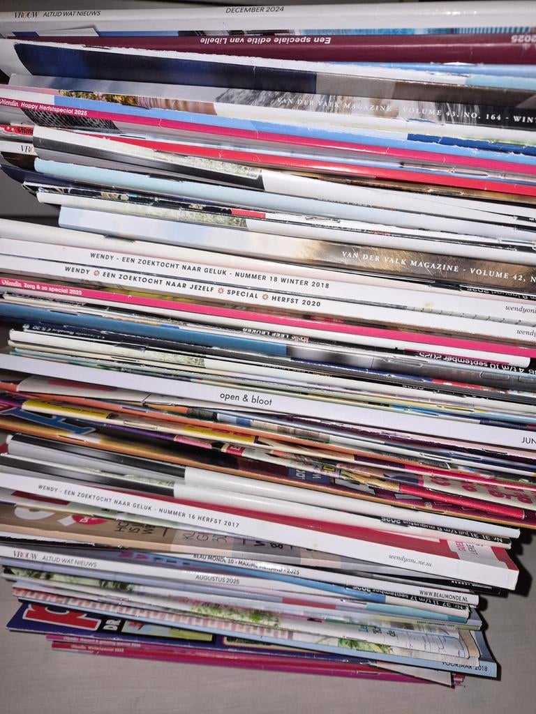 Hele grote stapel tijdschriften, Ophalen, Zo goed als nieuw, Damesbladen