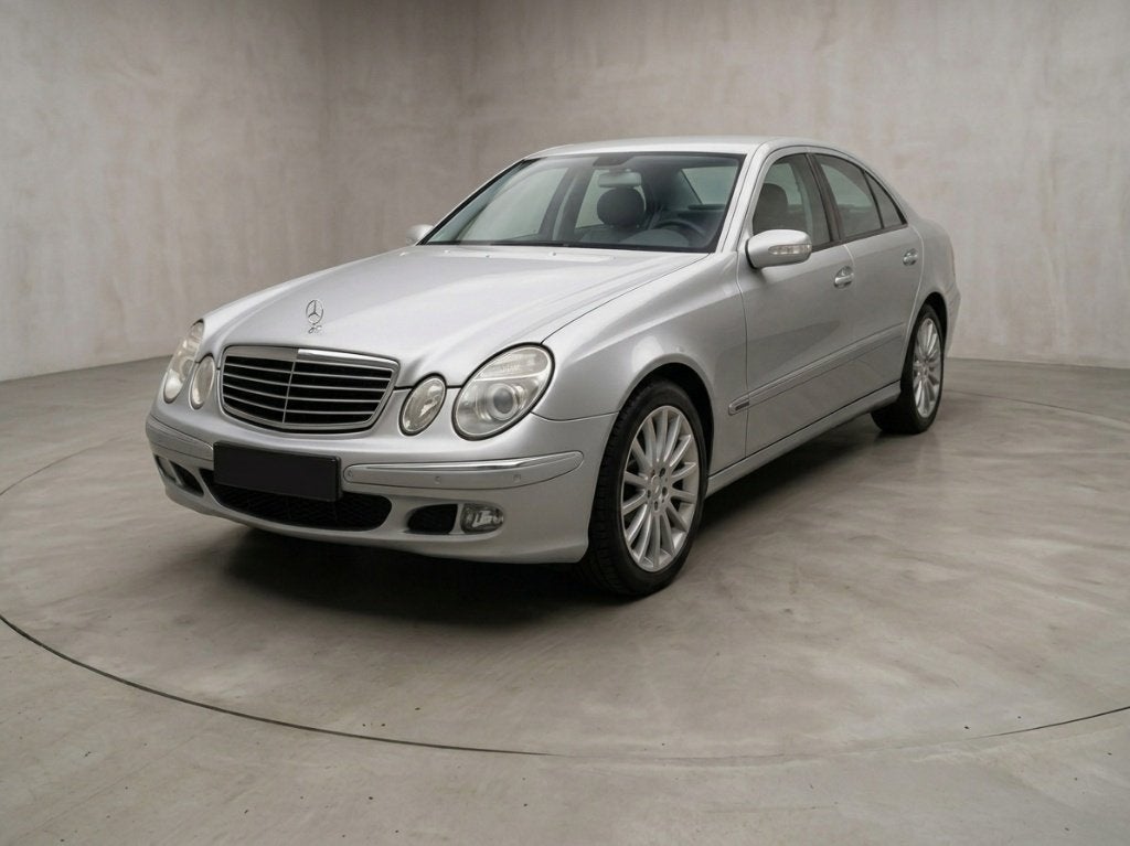 Mercedes-Benz E-Klasse E350 2006 Lage KM-stand: 97.643 km, Auto's, Automaat, Achterwielaandrijving, Beige, Leder