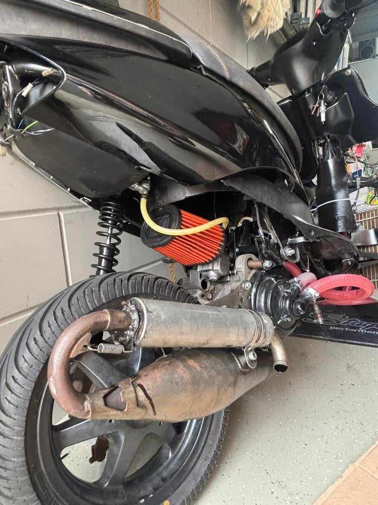 Minarelli blok tekoop 70 cc, Fietsen en Brommers, Scooters | Peugeot, Ophalen, Zo goed als nieuw, Tweetakt, Vivacity