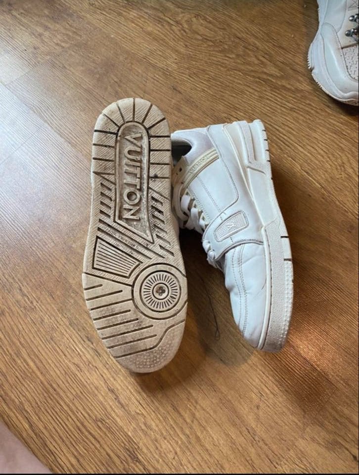 Louis Vuitton witte sneakers - Maat 43, Ophalen of Verzenden, Gedragen, Wit, Sneakers of Gympen