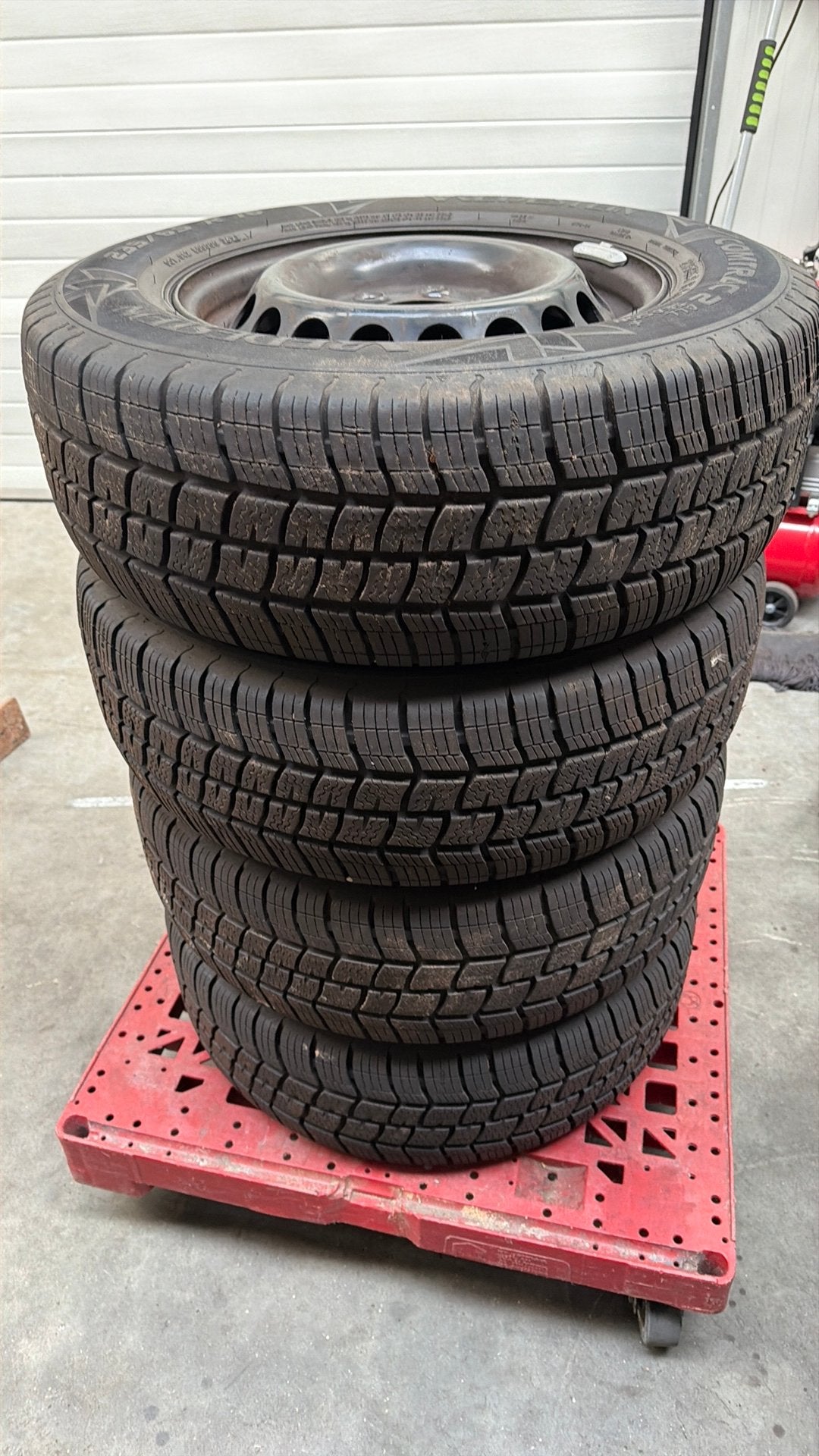 All season banden op velg mercedes sprinter, Auto-onderdelen, 16 inch, Banden en Velgen, Ophalen of Verzenden, 235 mm