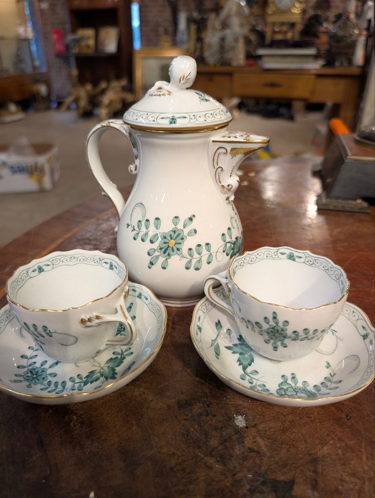 3 stuks Meissen porselein kan 16 cm hoog. €195, Ophalen