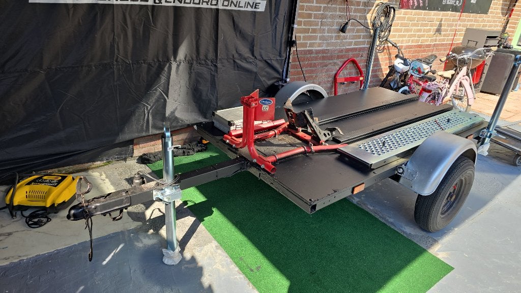 Motor aanhanger, Ophalen, Zo goed als nieuw