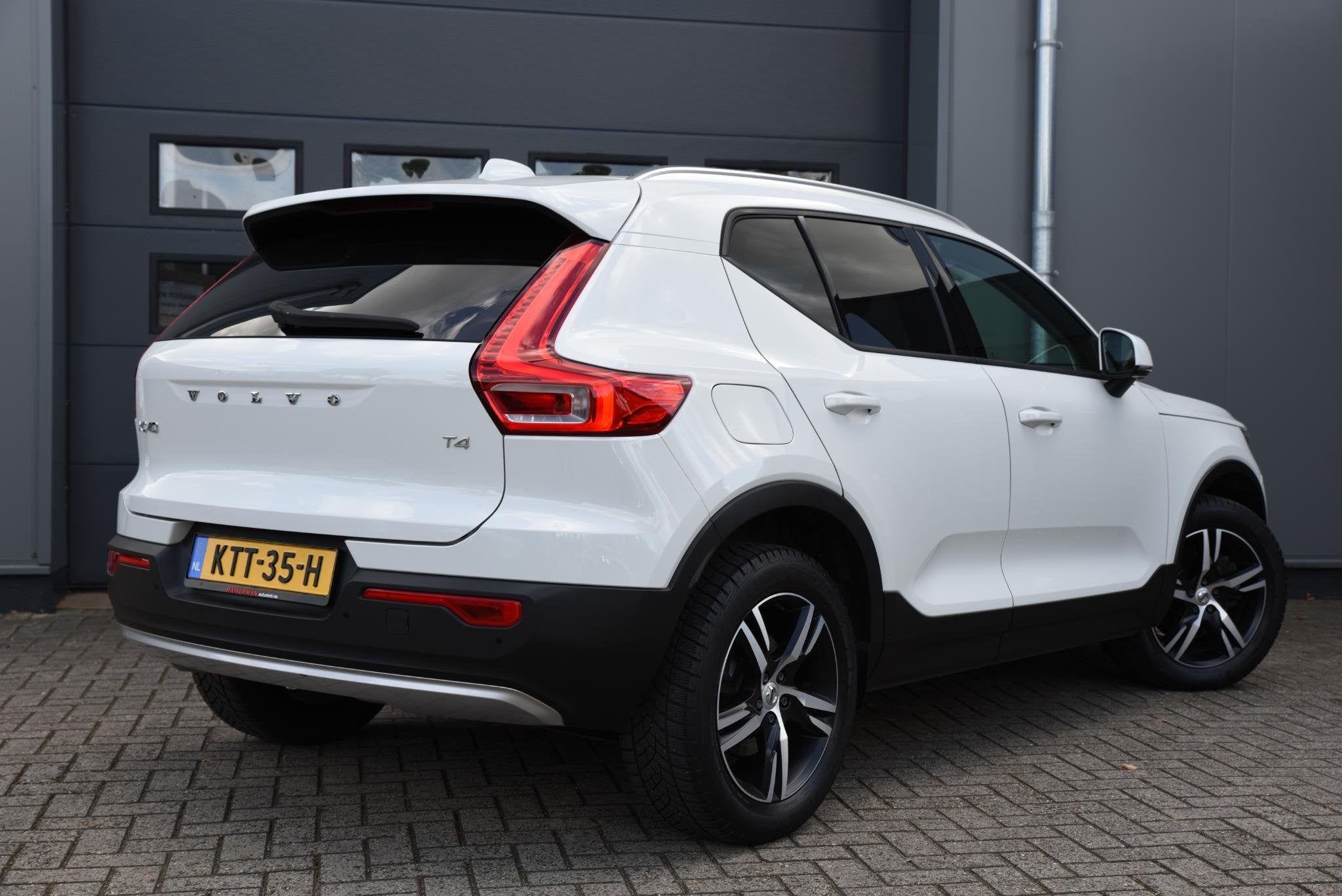 Volvo XC40 2.0 T4 Inscription 360Graden Camera - Elektrische, Auto's, Dealer onderhouden, Euro 6, 1969 cc, Wit
