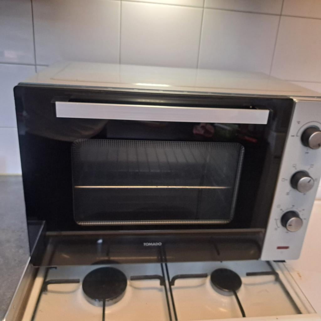 Tomado vrijstaande oven met grill, Ophalen, Minder dan 45 cm, Gebruikt, 60 cm of meer