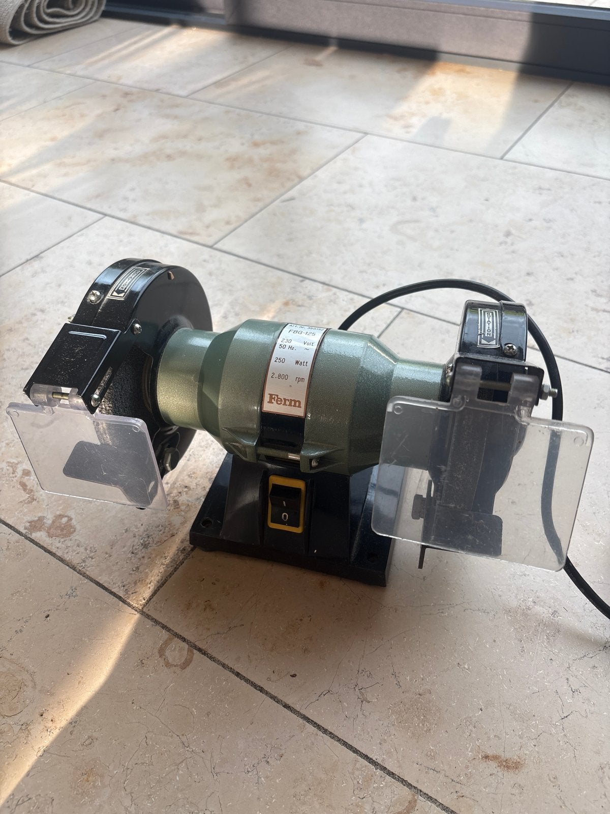 FERM FBG-125 Werkbankslijpmachine 250W, Ophalen, Gebruikt, Minder dan 700 watt, Werkbankslijpmachine