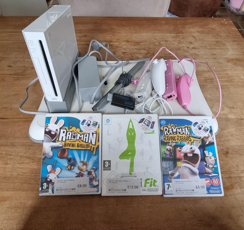 Wii Console Bundel met 2 controllers, Balance Board en games, Ophalen of Verzenden, Gebruikt, Met 2 controllers, Met games