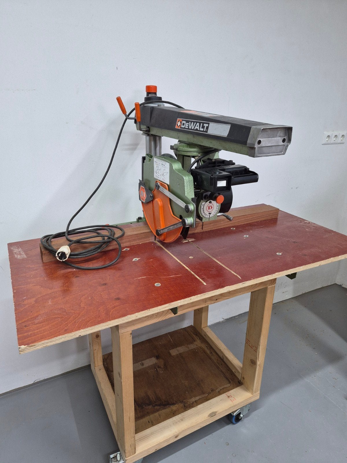 DeWalt DW 1251 Radiaalzaag - Krachtige en Betrouwbare Zaag, Ophalen, Gebruikt, DeWalt, 70 mm of meer