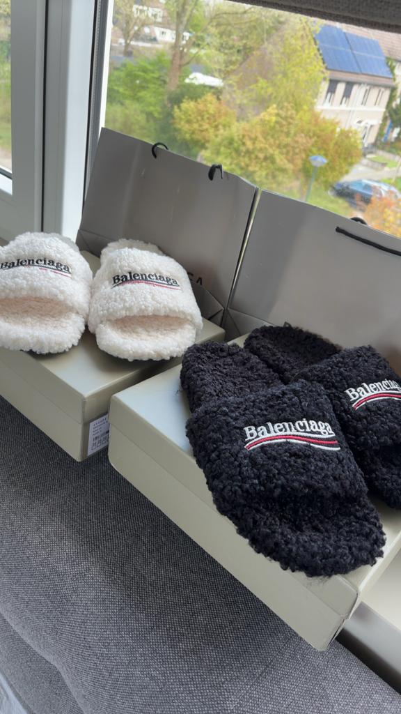 Balenciaga slides maat 45, Ophalen of Verzenden, Zo goed als nieuw, Zwart, Slippers