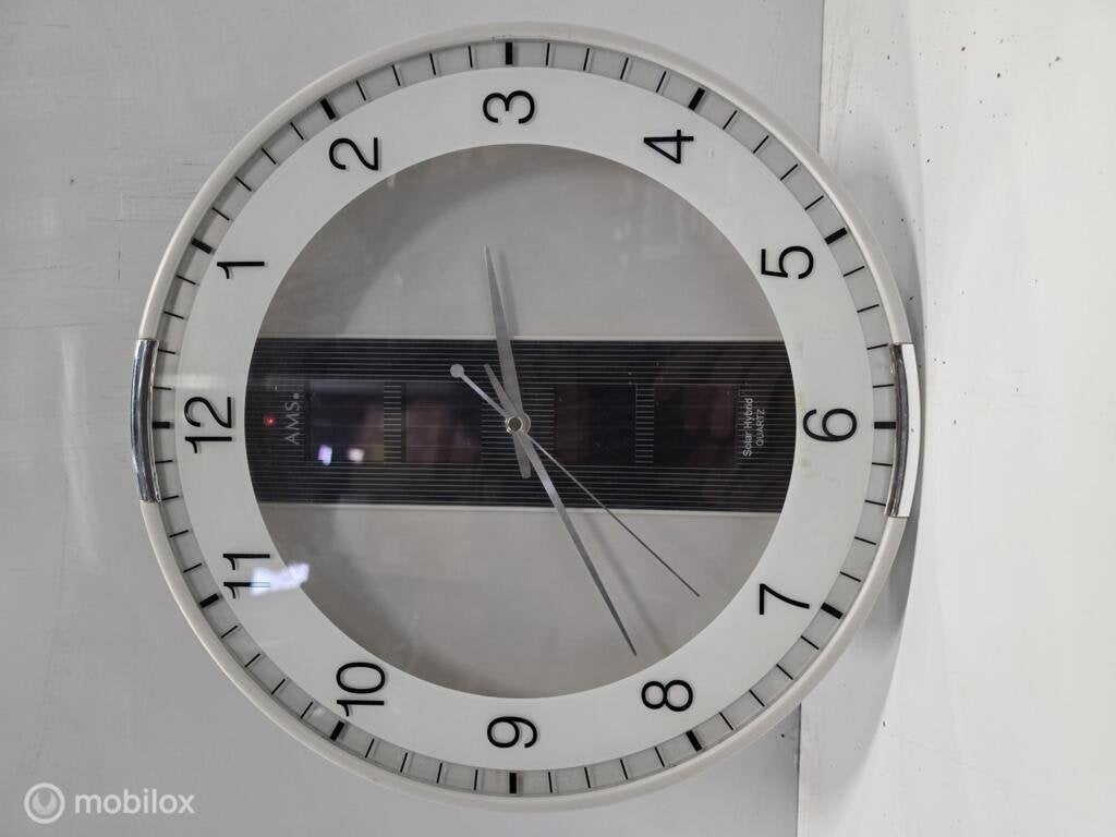 AMS Solar Hybrid Quartz Wandklok, Huis en Inrichting, Gebruikt
