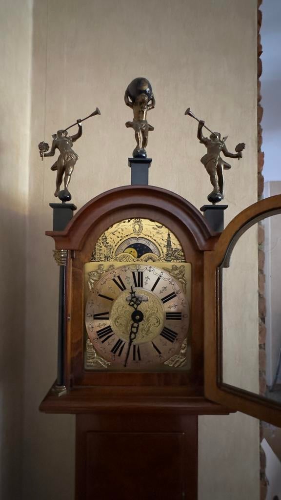 Antieke staande klok met bronzen figuren, Antiek en Kunst, Ophalen of Verzenden